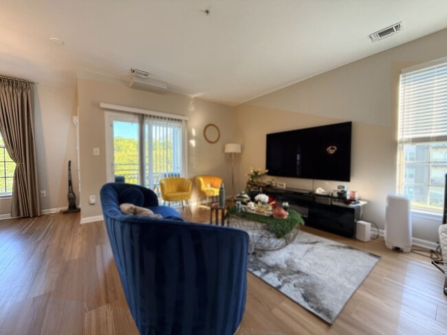 Building Photo - 15505 John Diskin Cir