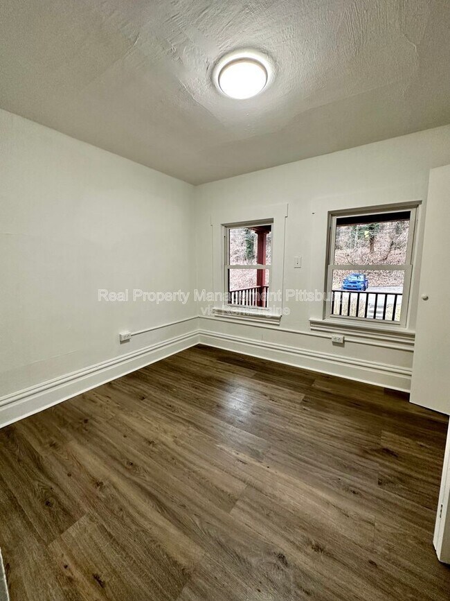 Foto del edificio - 851 Timberland Ave