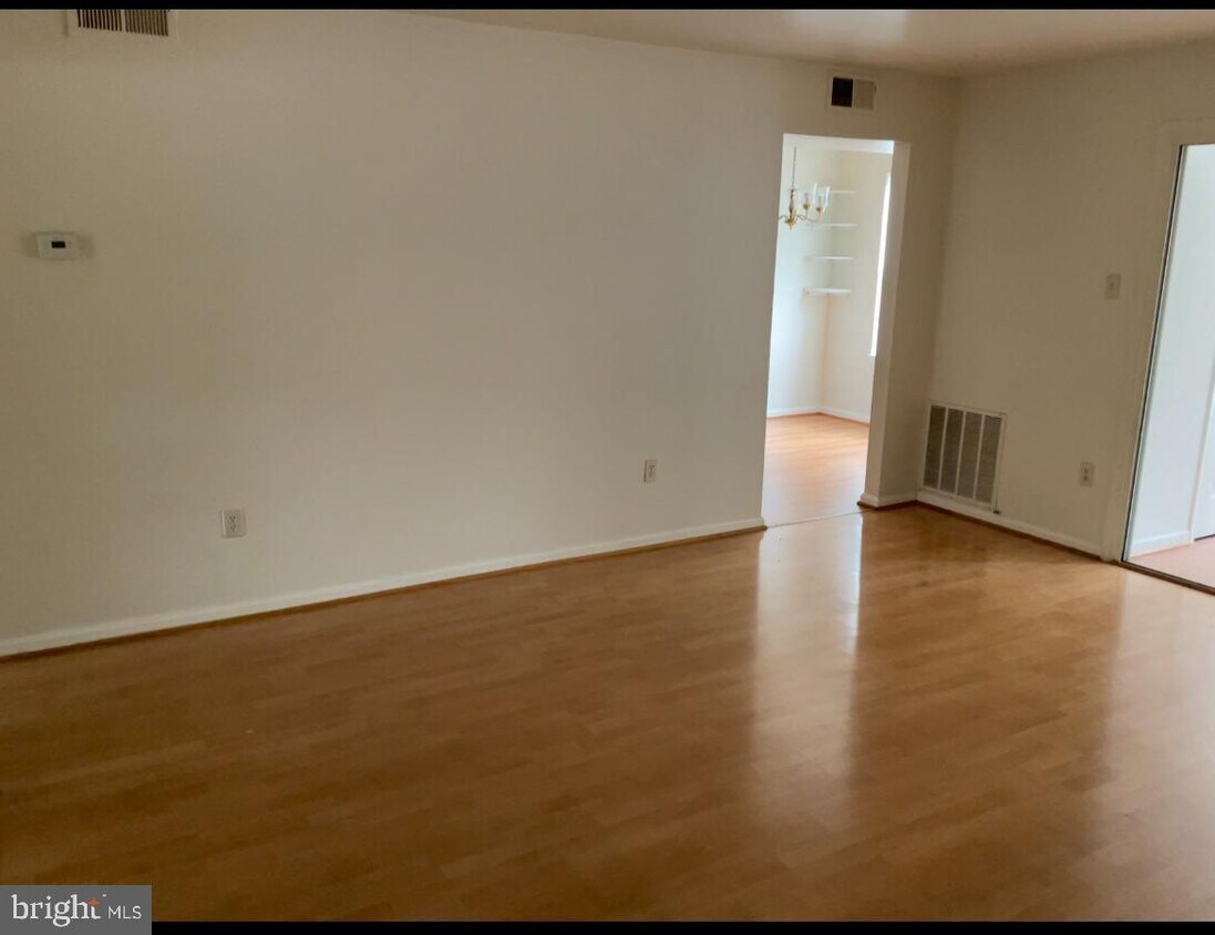 8 Normandy Square Ct Unit C, Aspen Hill, MD 20906 Condo for Rent in