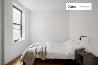 Building Photo - Lovely Private ROOM in Greenpoint