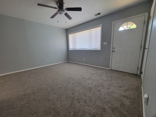 Foto del edificio - 1460 Ironwood Dr