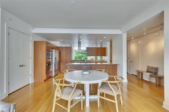 Foto del edificio - 210 Lee Barton Dr