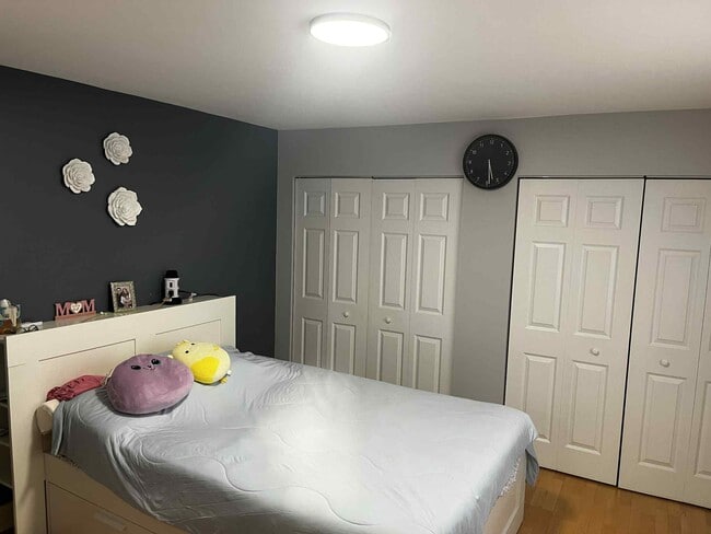 Building Photo - 1354 E Washington St