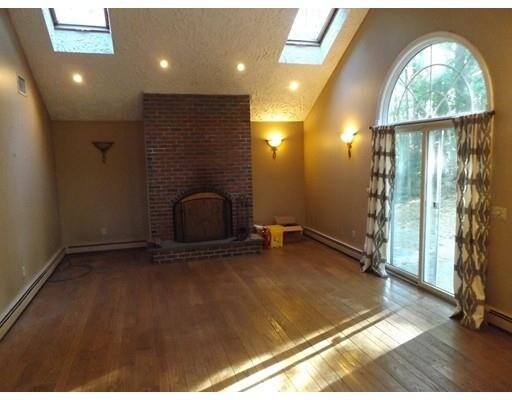 Primary Photo - 42 Swan Pond Rd