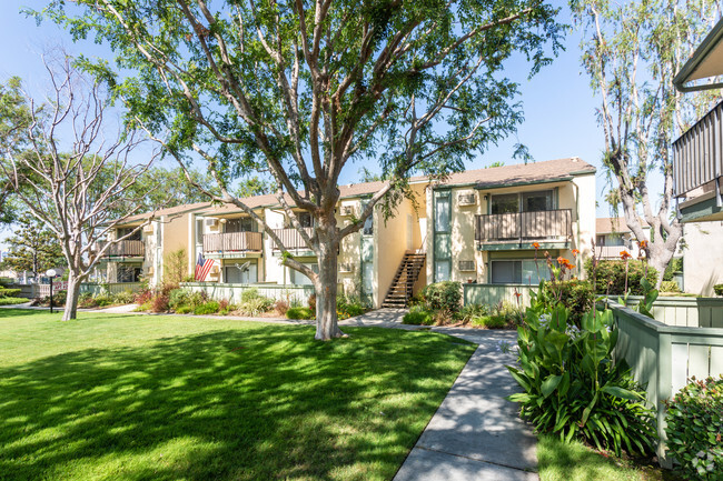 Building View - Orangewood Villa