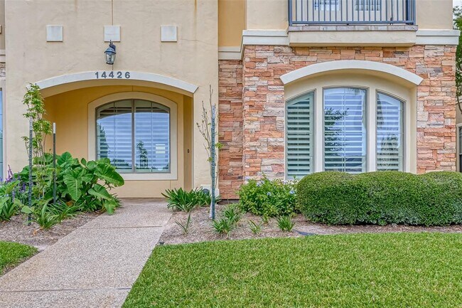 Foto del edificio - 14426 Summerleaf Ln