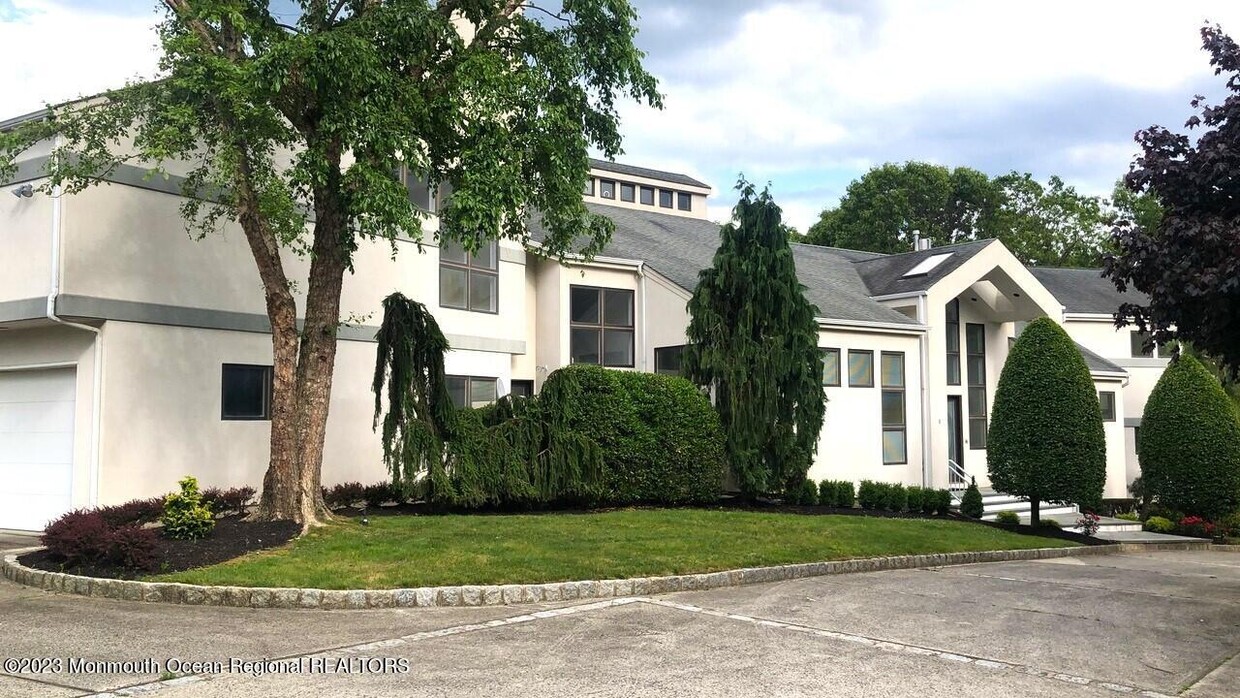 Primary Photo - 33 Brandywine Rd