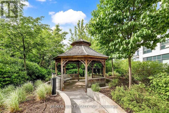 Building Photo - 840-1840 Queens Plate Dr