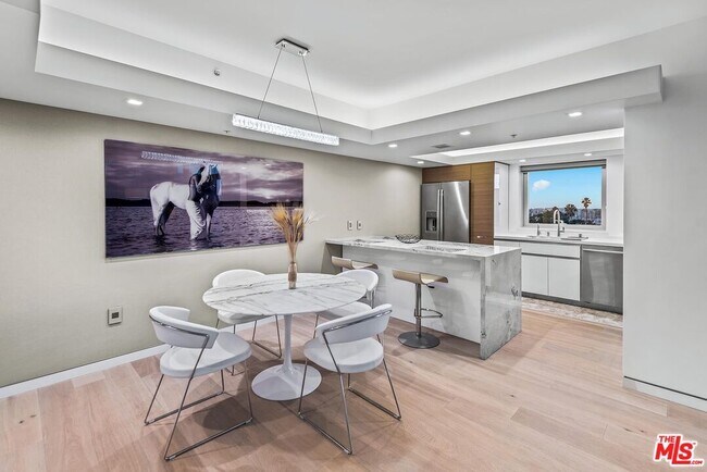 Foto del edificio - 13700 Marina Pointe Dr