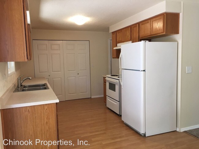 Building Photo - 1056 Martha Ct