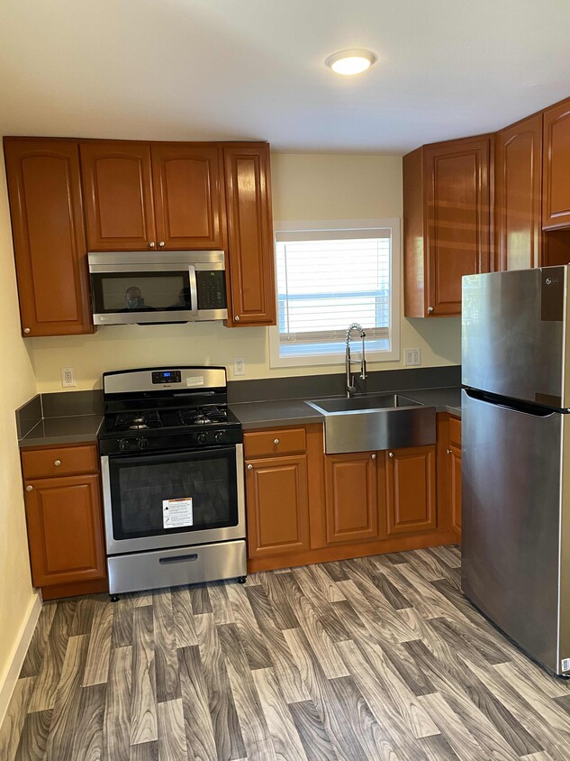Foto principal - 116 E Indigo St