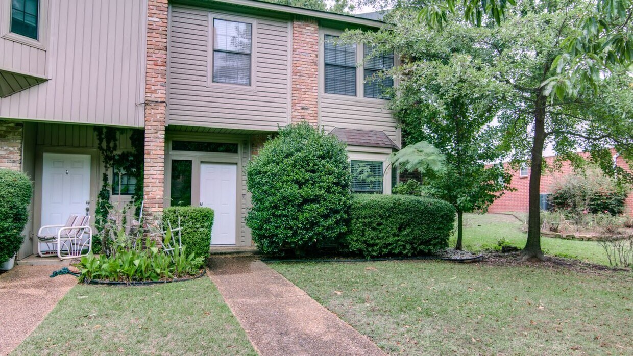 Primary Photo - 3520 Wyatt Ln