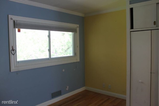 Building Photo - 4 br, 3 bath House - 16 Wakerobin Rd