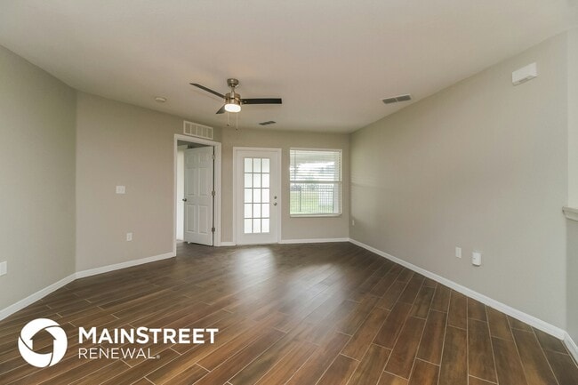 Foto del edificio - 2441 S Marshall Ave