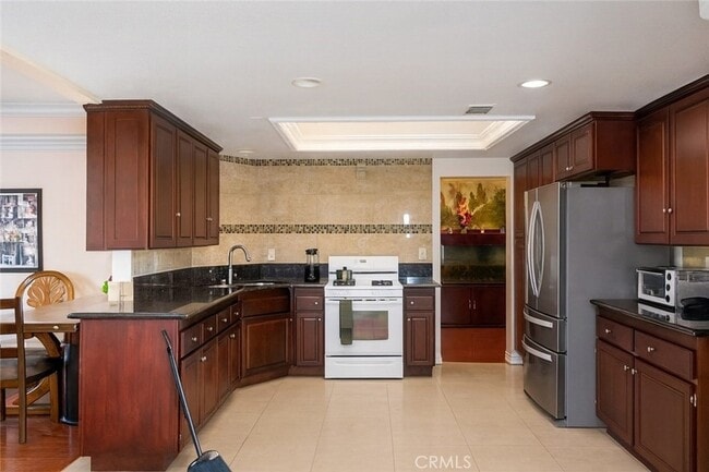 Foto del edificio - 390 Dylan Cir