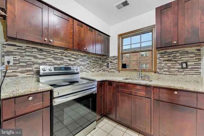 Foto del edificio - 1294 Cooper St