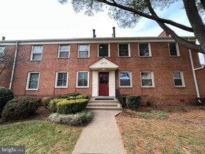 Building Photo - 2809 Arlington Blvd