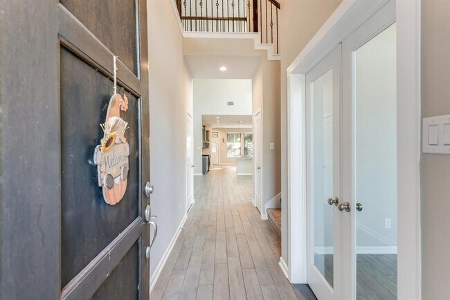 Foto del edificio - 104 Windflower Track Ct