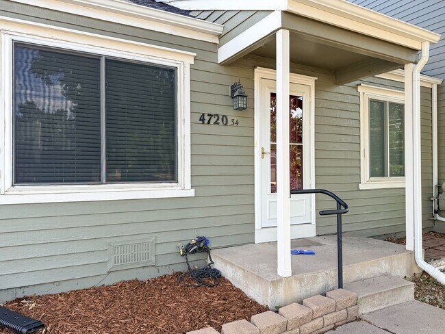 Foto del edificio - 4720 S Dudley St