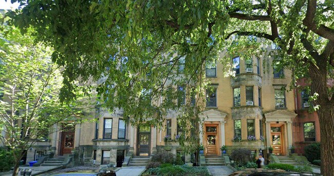 Building Photo - 1077 Beacon St