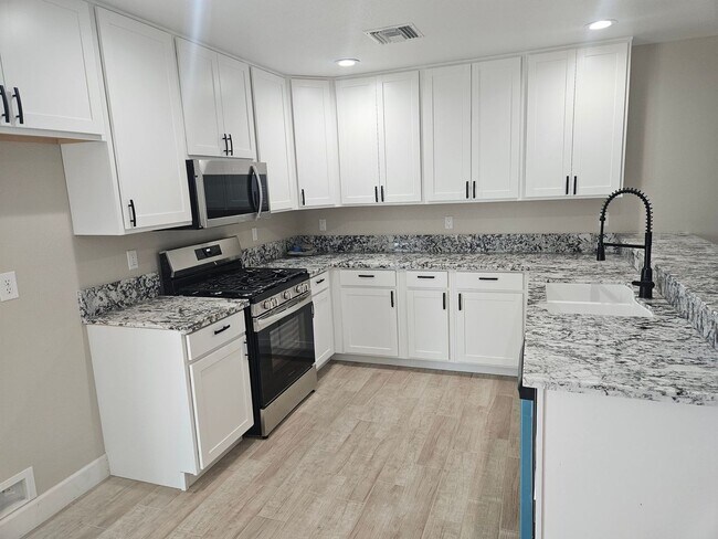 Foto del edificio - Brand New Single Family Home 3 Bed/2 Bath ...