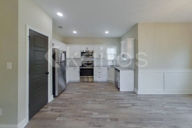 Building Photo - 157 Allentown Wy