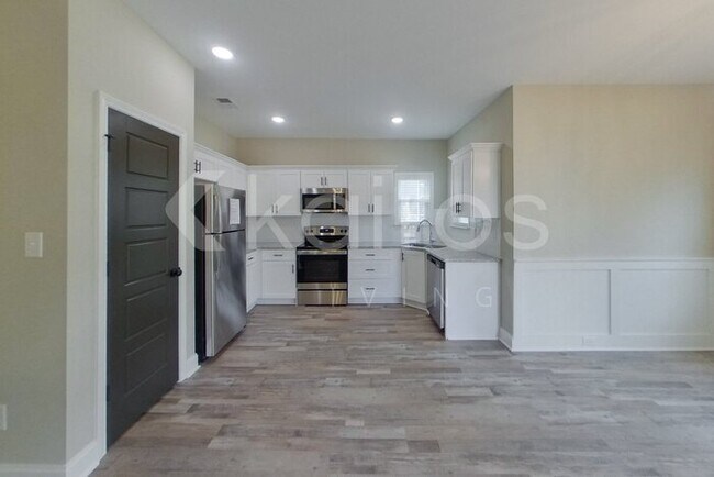 Foto del edificio - 157 Allentown Wy