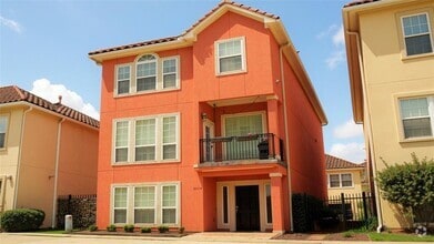 Building Photo - 7115 Laguna Villas