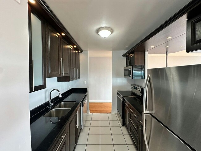 Foto del edificio - 4180.5 N Marine Dr