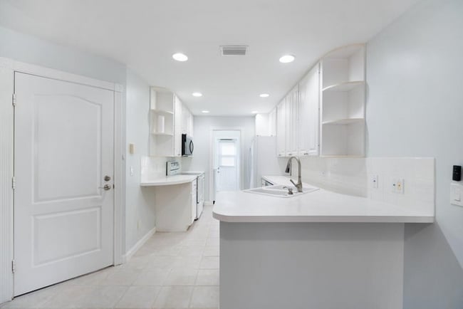 Photo - 329 Legare Ct Townhome