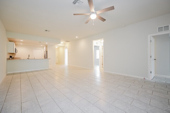 Foto del edificio - 7636 Carrier Rd