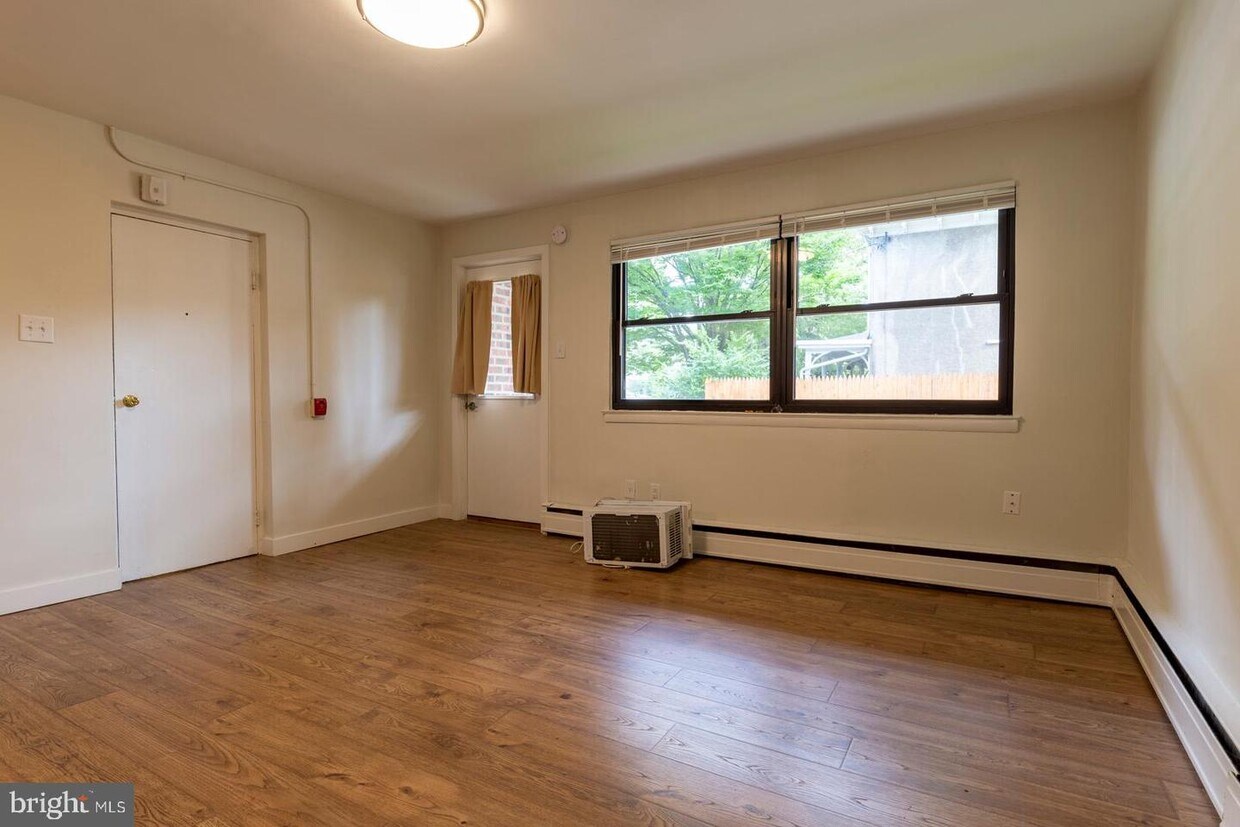 Primary Photo - 540 W Sedgwick St