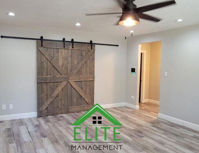 Building Photo - Beautiful 3-bedroom & 3 bathroom Home