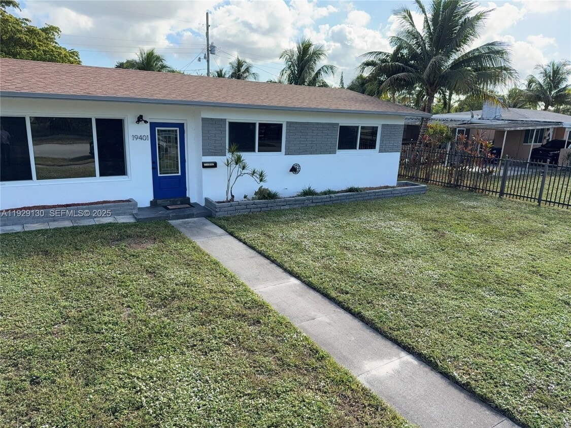 Primary Photo - 19401 NE 1st Ave