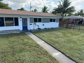 Building Photo - 19401 NE 1st Ave