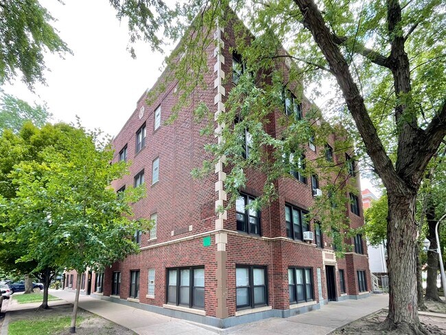 Building Photo - 2956 N Seeley Ave