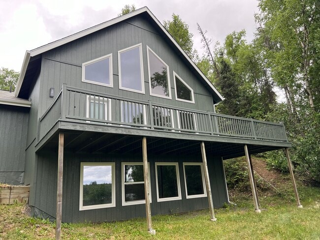 Building Photo - 3151 N Edgewater Dr