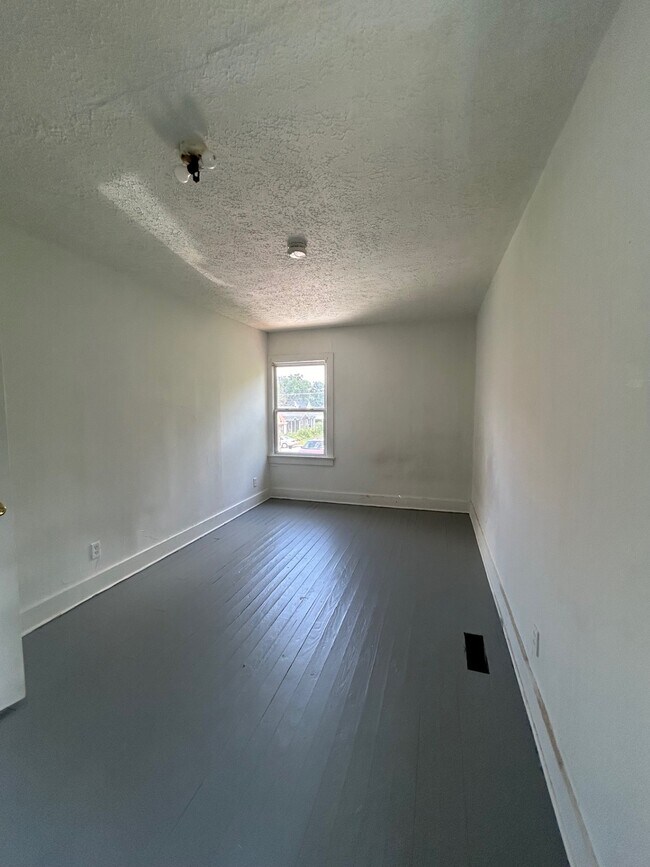 Foto del edificio - 417 W 15th St