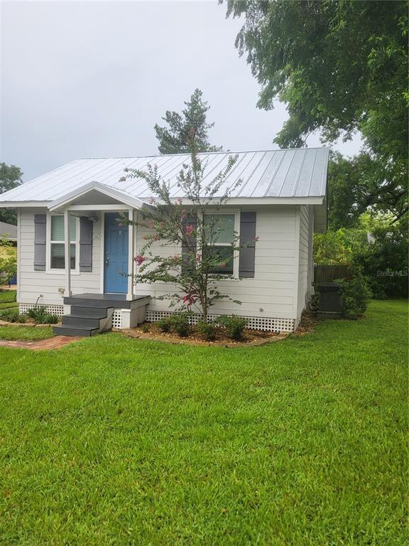 Primary Photo - 12 Floral St