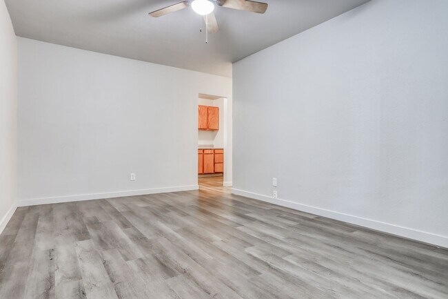 Foto del edificio - 3504-3506 Yeoman Ave