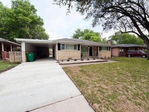 Building Photo - 113 Monticello Dr