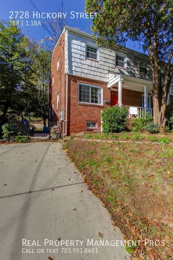 Building Photo - 2728 Hickory St