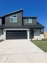 Building Photo - 491 Azurite Rd