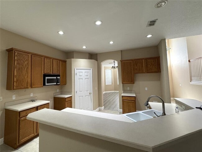 Foto del edificio - 5040 Walnut Ridge Dr