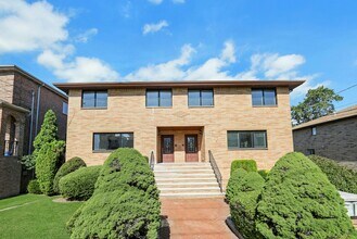 Building Photo - 2413 Hammett Ave