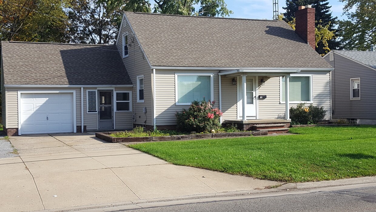 820 Whipple Ave NW, Canton, OH 44708 House Rental in Canton, OH