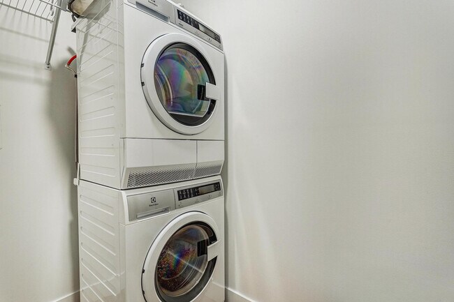 Photo du bâtiment - 2061 Rue Stanley