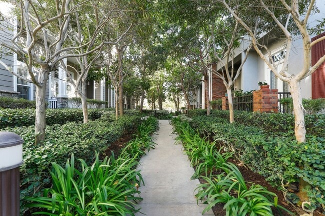 Building Photo - 6240 Seabourne Dr