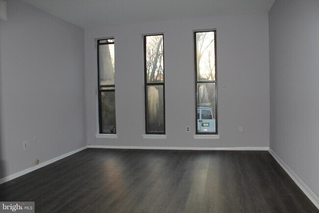 Building Photo - 25 S Church Rd