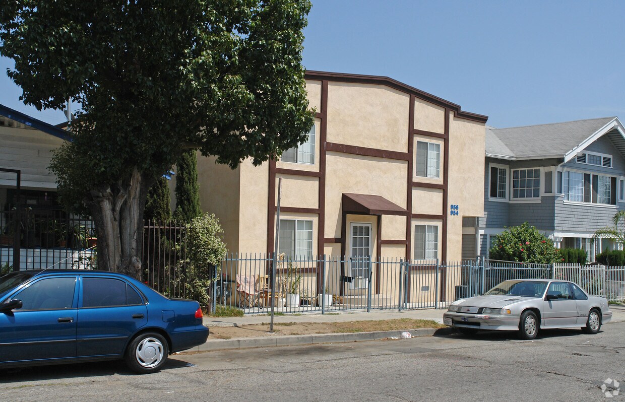Building Photo - 956 Fedora St